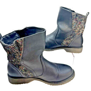 Muk Luks Boots Womens 7 Black Sweater Insert On Sides Knit Winter Boho Cowgirl